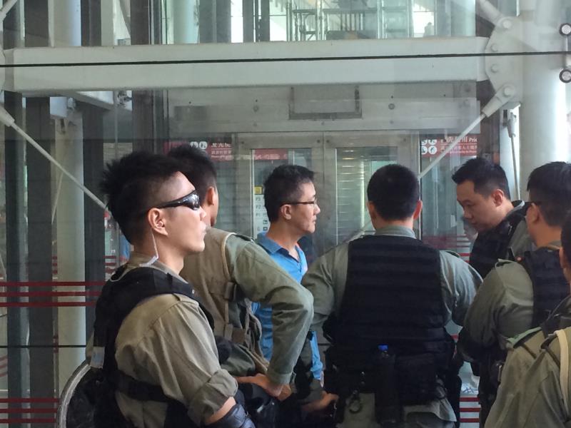 警務處行動處處長蕭澤頤有香港站視察部署情況.何嘉駿攝