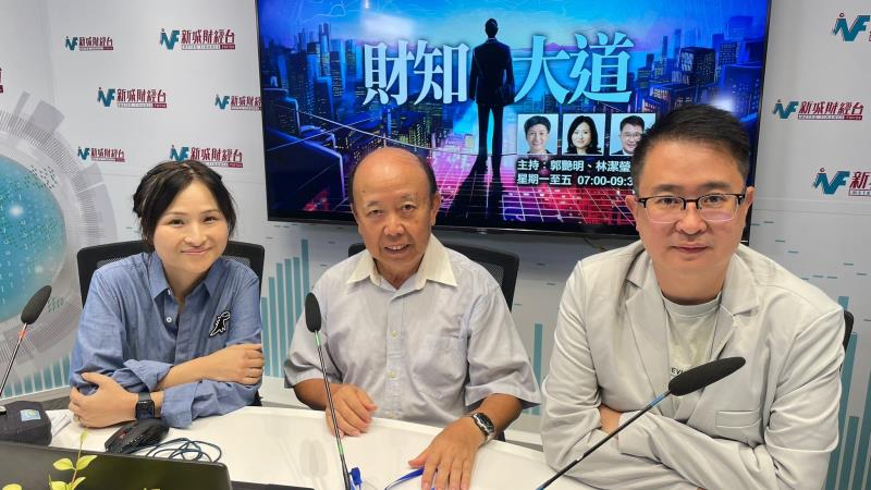 國際石油學者、高級石油工程師鄺社源相信，油價短期將跌至每桶65美元低位。