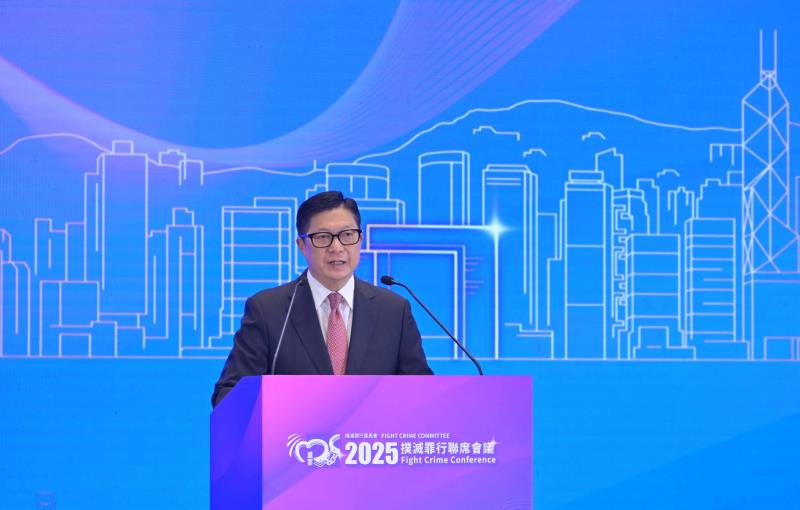 鄧炳強指政府會全力推進「數碼警政」，透過應用創新科技全方位打擊詐騙。(圖片來源:政府新聞處)