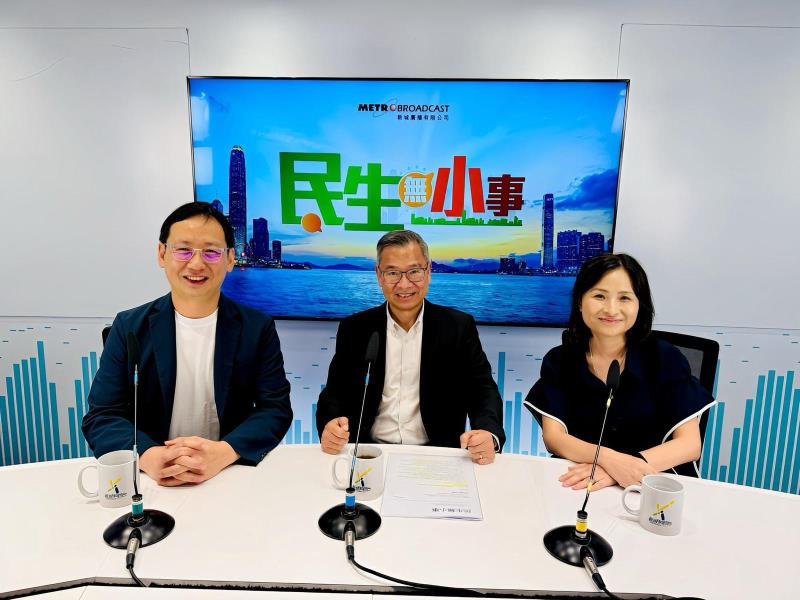 李耀培(中)擔心中九龍幹線收費，會成為繞道收費的先例。