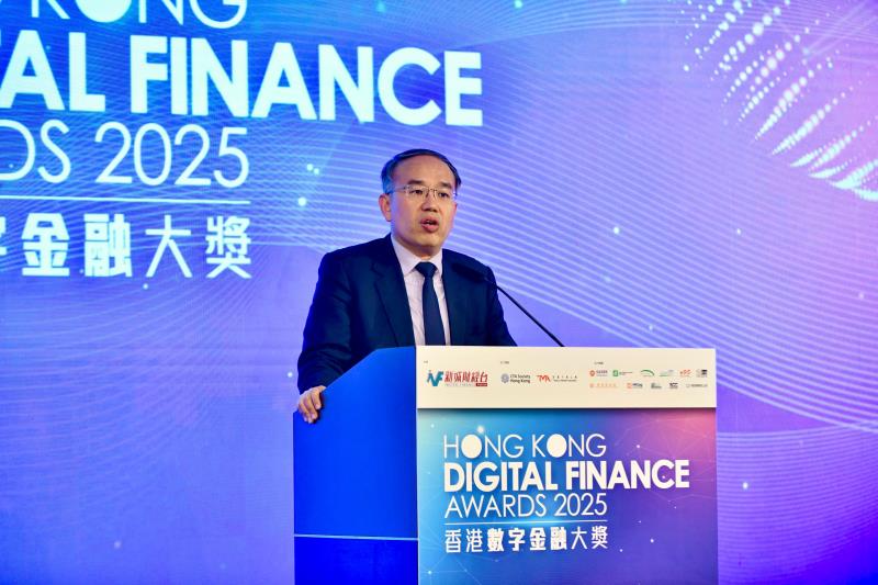 許正宇出席新城財經台主辦的「香港數字金融大獎2025」頒獎禮。他表示，香港在數字資產領域已經盡佔先機。